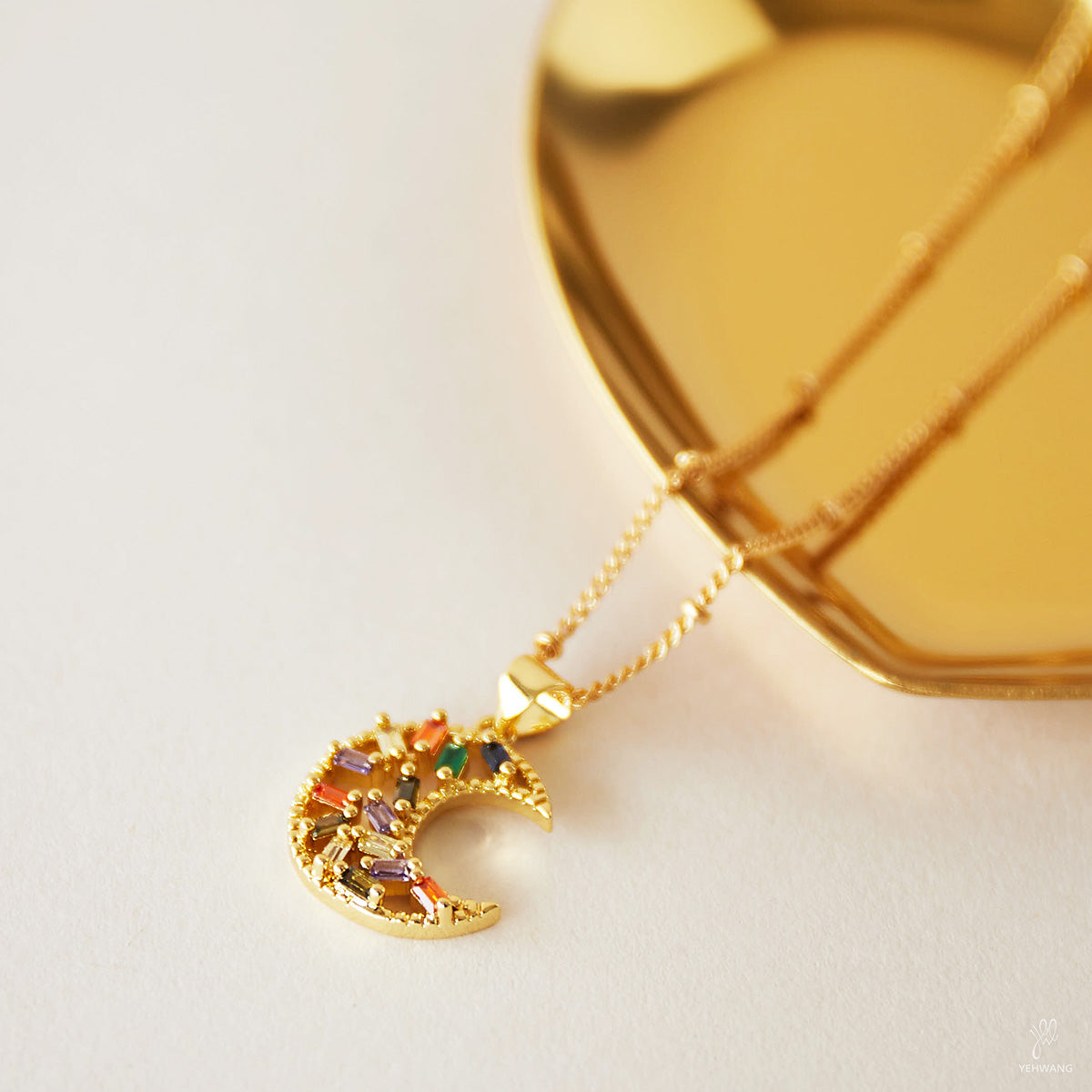 Necklace "Zirkonia Mond"